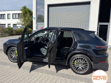 Porsche Cayenne - 4