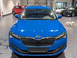 Skoda Superb Combi 1.5 TSI DSG Ambition 8-fach - blaue Skoda Superb