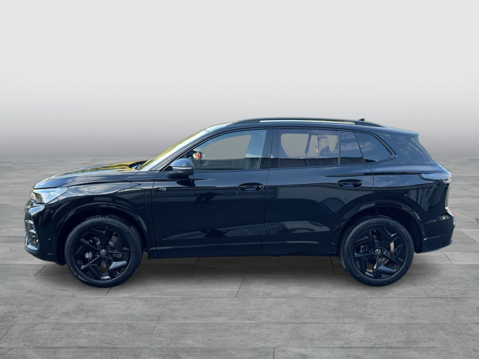 Volkswagen Tiguan R-Line 1.5 eHybrid AHK BLACKSTYLE imagem 2