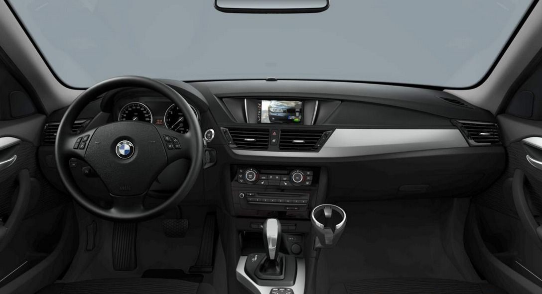 Fahrzeugabbildung BMW X1 sDrive 18i Auto 1.HAND 30.000km PANORAMA PDC