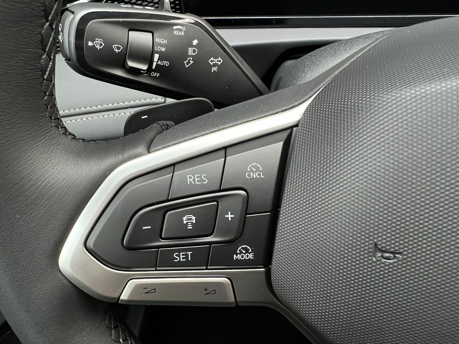 Fahrzeugabbildung Volkswagen Tiguan LIFE 1.5 eTSI DSG *AHK, LED Plus, App-Con