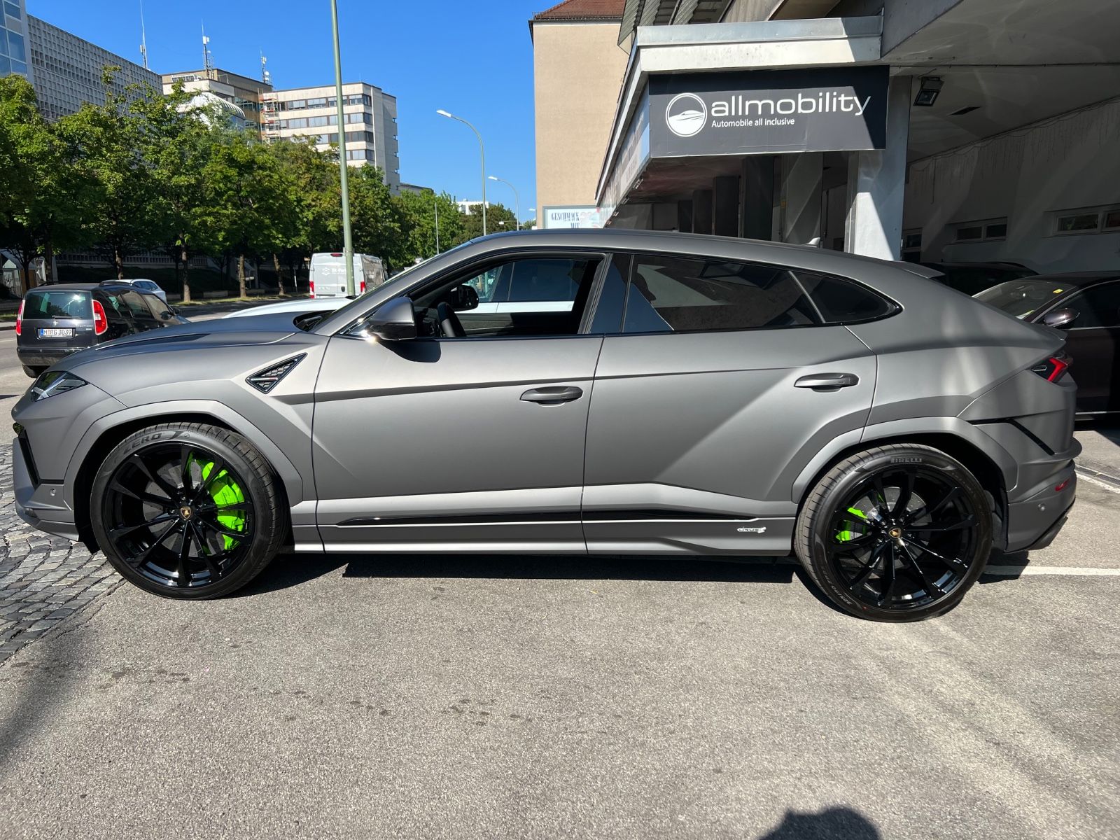 LAMBORGHINI Urus
