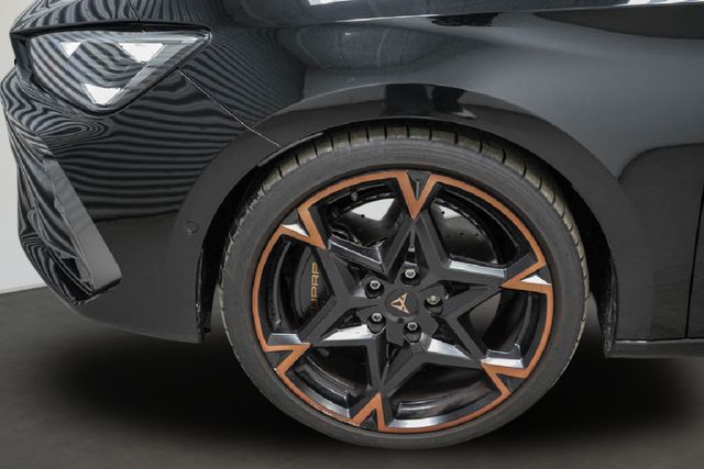 Leon VZ ST 2.0TSI 333PS DSG 4x4 PANO/AHK/NAV/ACC