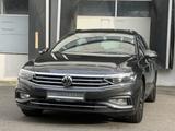 Volkswagen Passat Business LED ACC Standheizung Pano Kamera