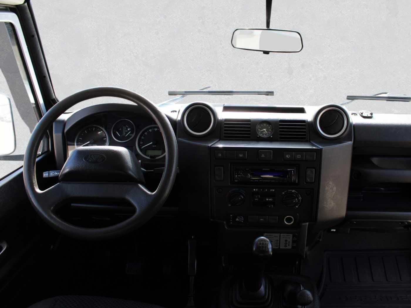 Fahrzeugabbildung Land Rover Defender Station Wagon Diesel  3-Türer 90 TD4 S