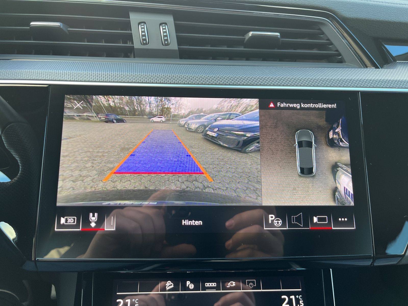 Audi Q8 e-tron - Bild 18