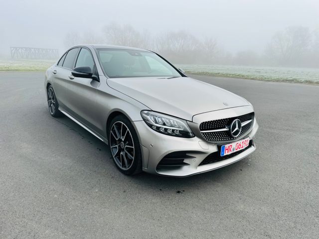 Mercedes-Benz C 300 AMG 9-Gang LED Panorama Burmester Totwinke