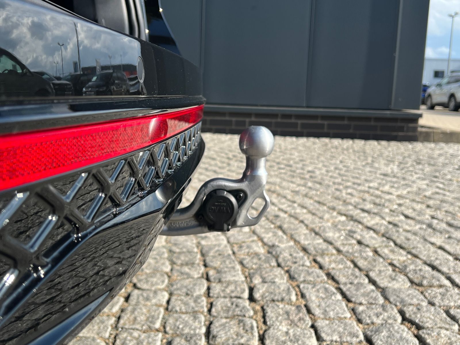 Fahrzeugabbildung Volkswagen Passat Variant R-Line 2.0 TDI DSG 4MOTION *AHK,