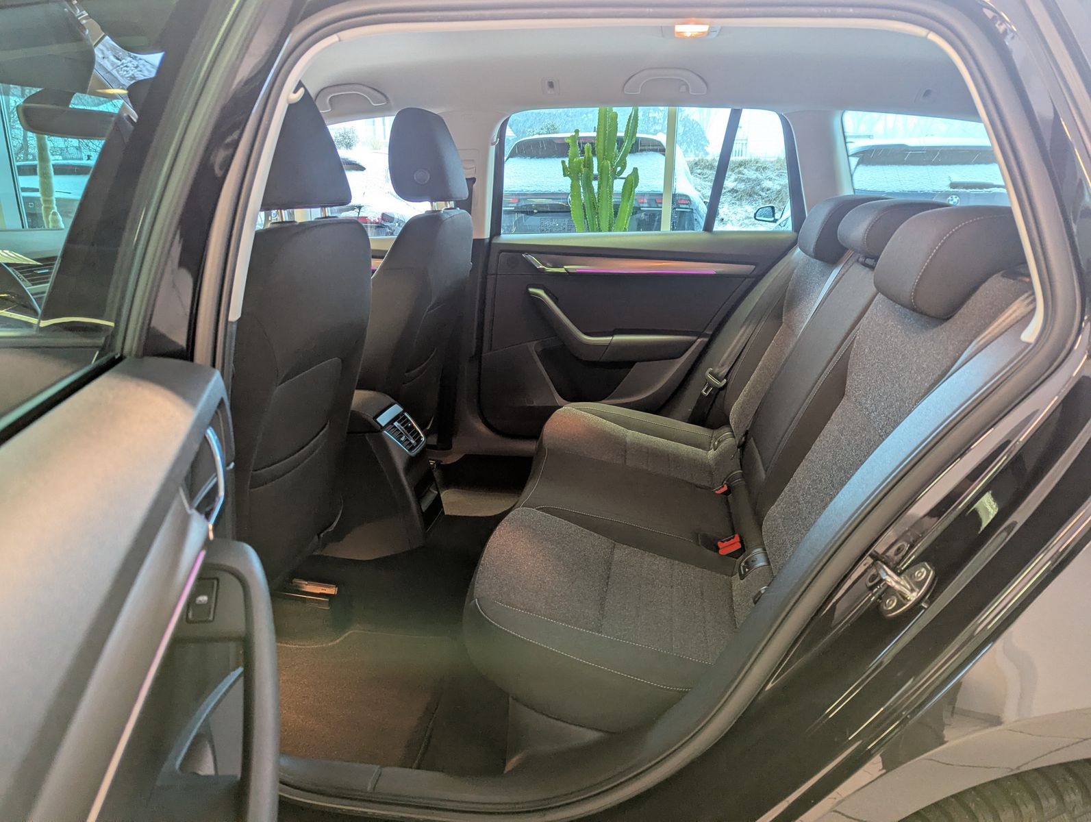 SKODA Octavia Soleil 2.0 TDI DSG Buisness Kamera LED - Image 13