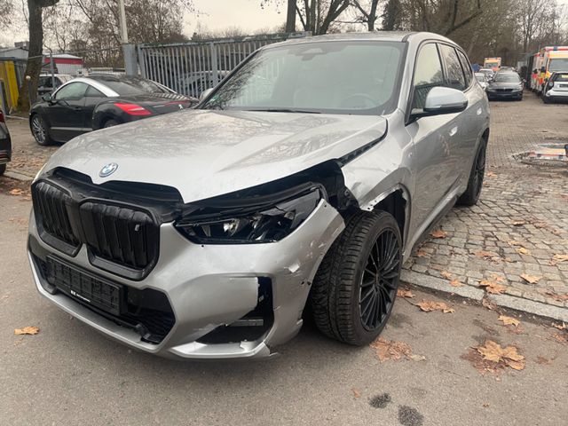 BMW iX1 30 xDrive M Sport*LEDER*230KW*14TKM*