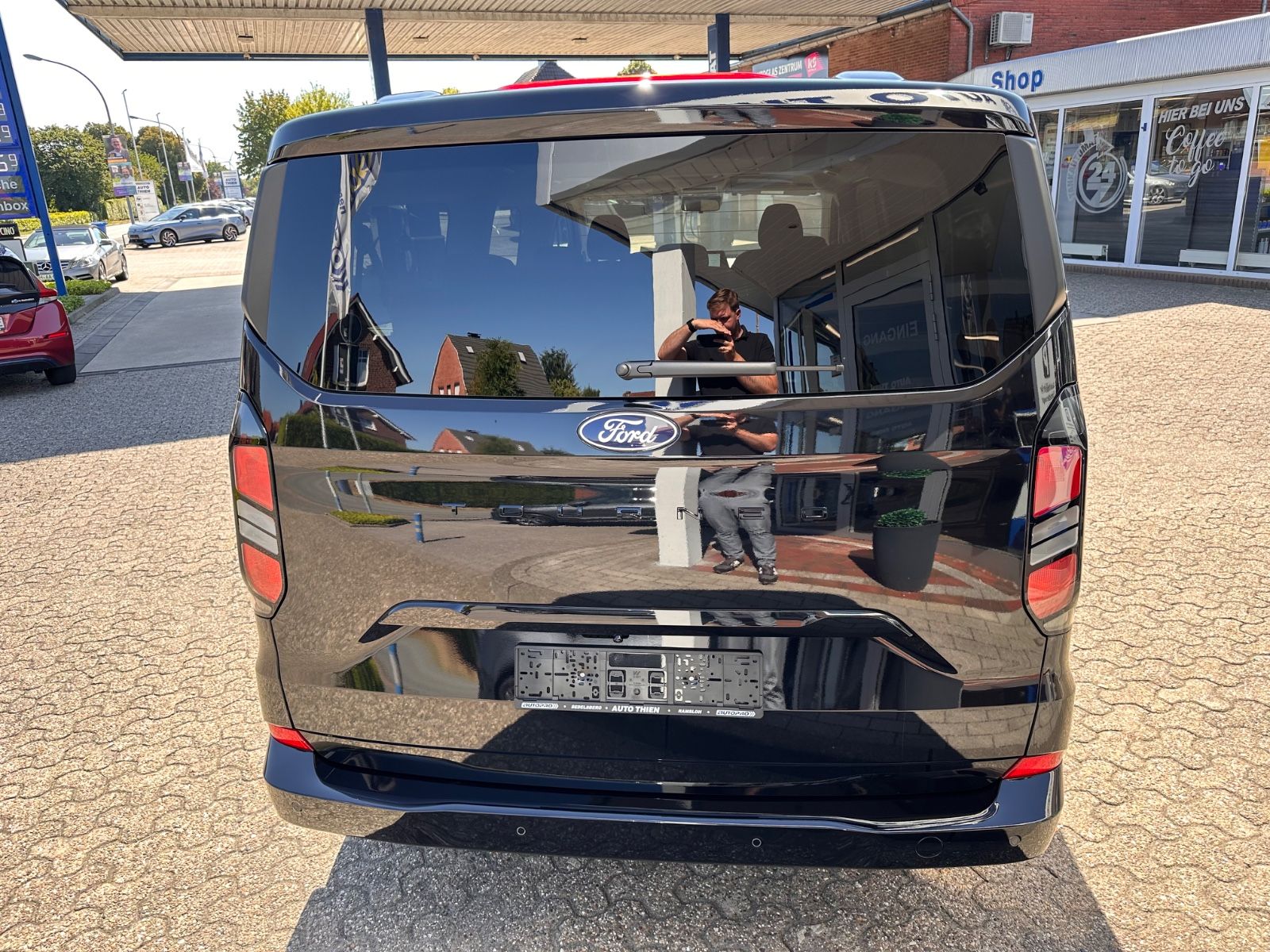 Fahrzeugabbildung Ford Tourneo Custom 2.0 EcoBlue 320 L2  Titanium Aut.