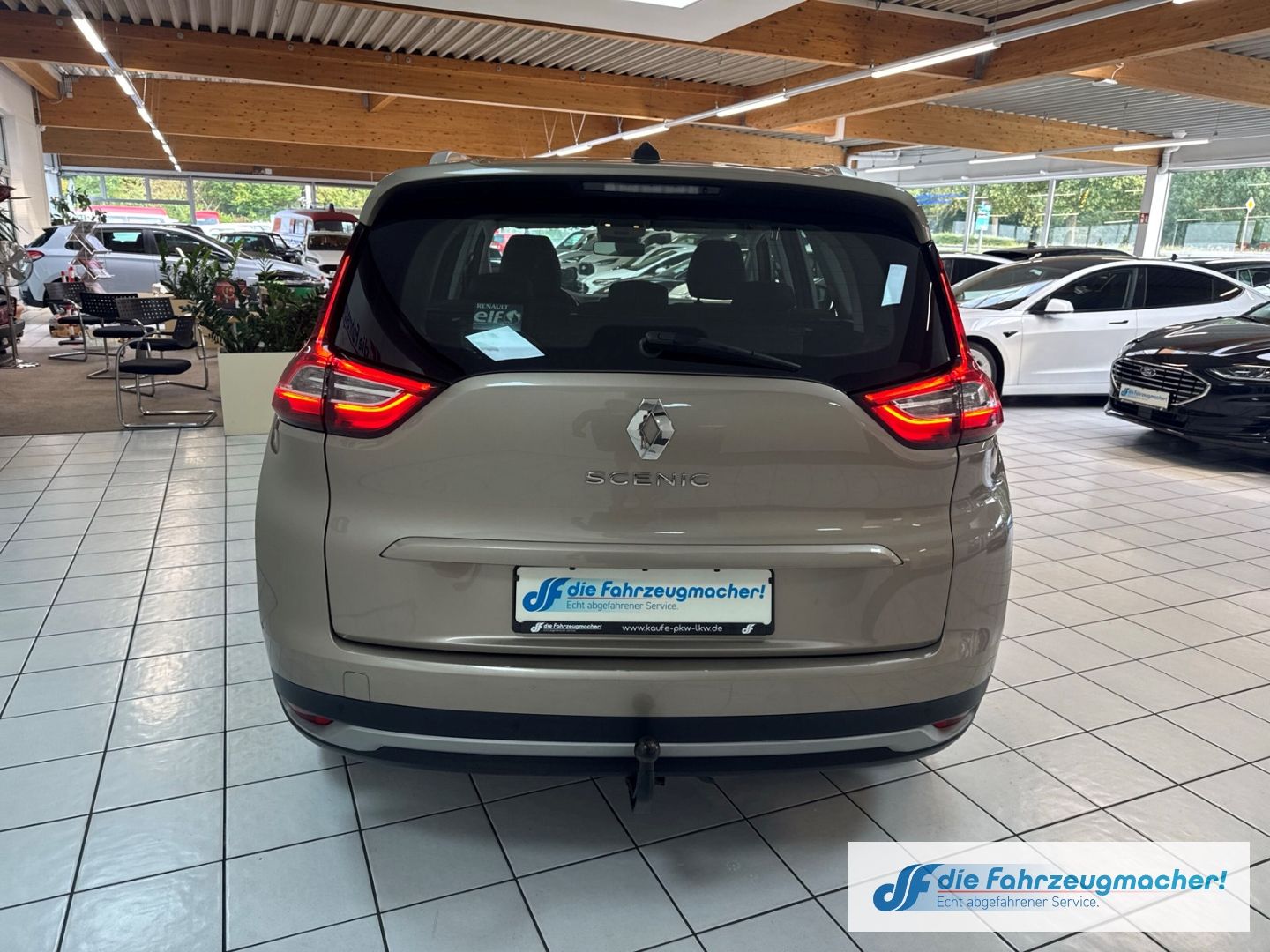 Fahrzeugabbildung Renault Scenic IV Grand Experience 1.5 dCi  DAB Keyless