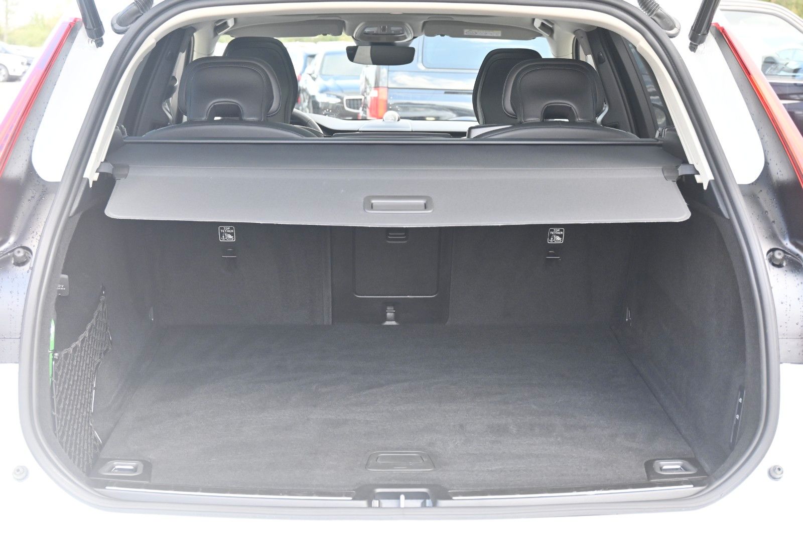 Fahrzeugabbildung Volvo XC60 B4D AWD Ultimate Dark*LUFT*HUD*B&W*AHK*360°