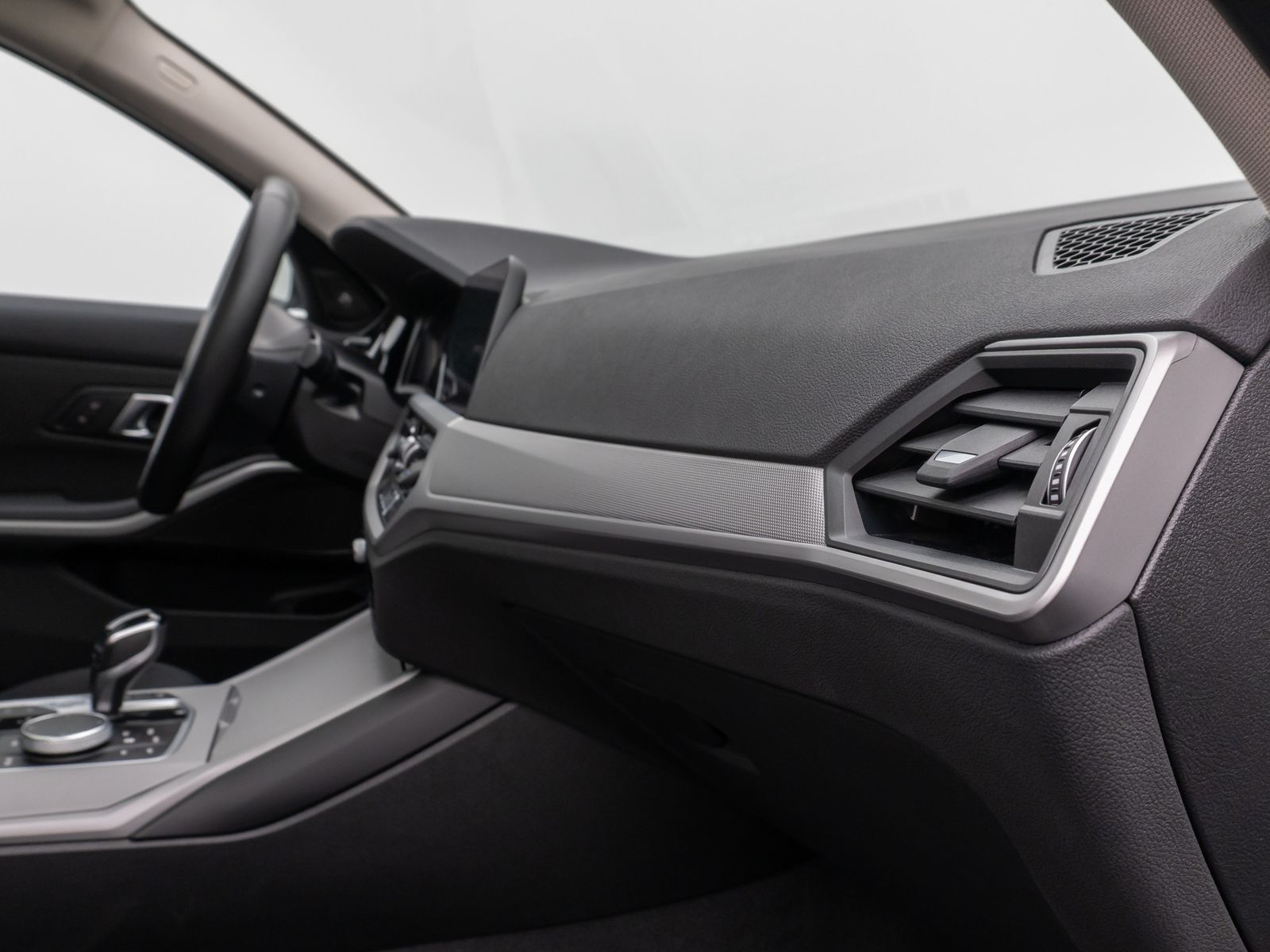 Fahrzeugabbildung BMW 320d  xD Panorama Kamera HUD DAB H/K Lenkradhzg