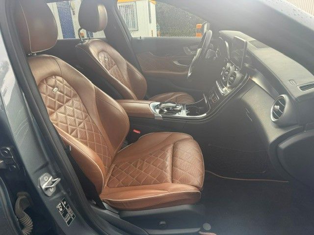 Fahrzeugabbildung Mercedes-Benz C 250  DESIGNO BlueTec / d 4Matic PANO LED LEDER