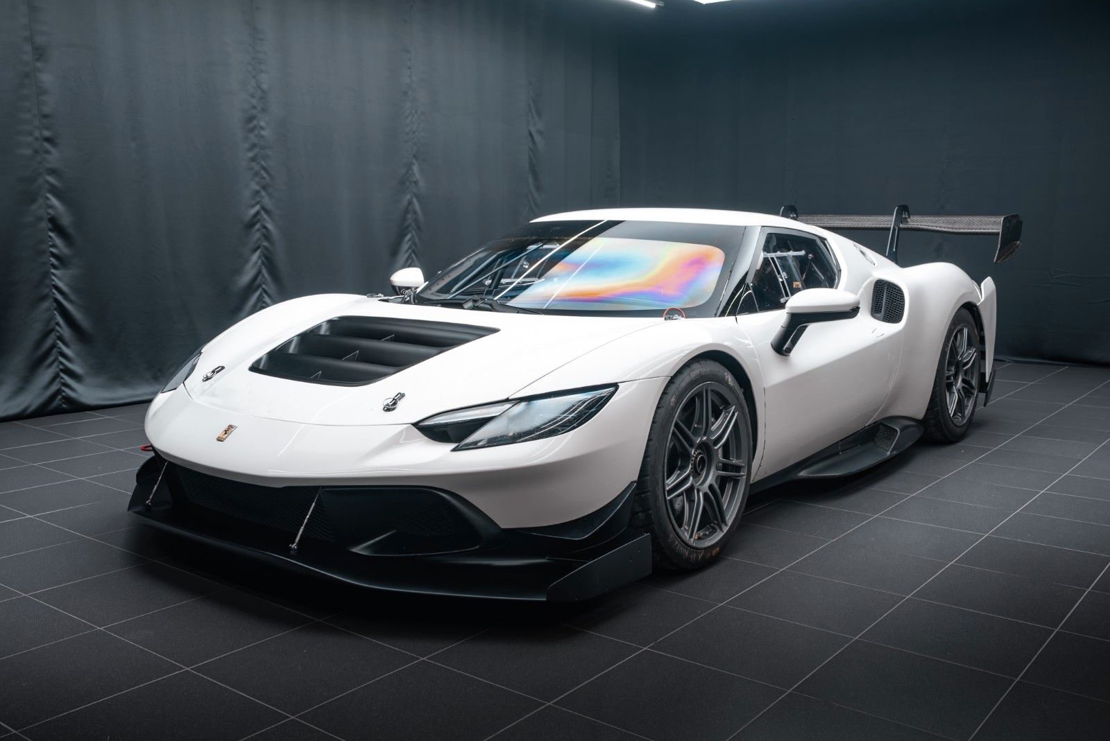 Fahrzeugabbildung Ferrari 296 Challenge TOP/PASSENGER SEAT/SILENCERS