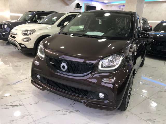 Smart smart forFour BRABUS EXCLUSIVE JBL 0.9 BENZ 109C