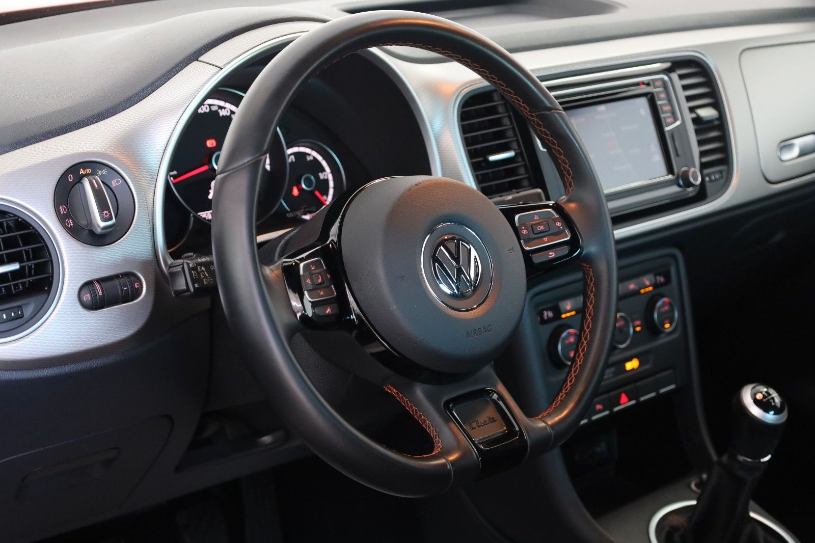 Fahrzeugabbildung Volkswagen Beetle Lim. Club BMT,SH,PDC,Tempomat,Navi, 8xAlu