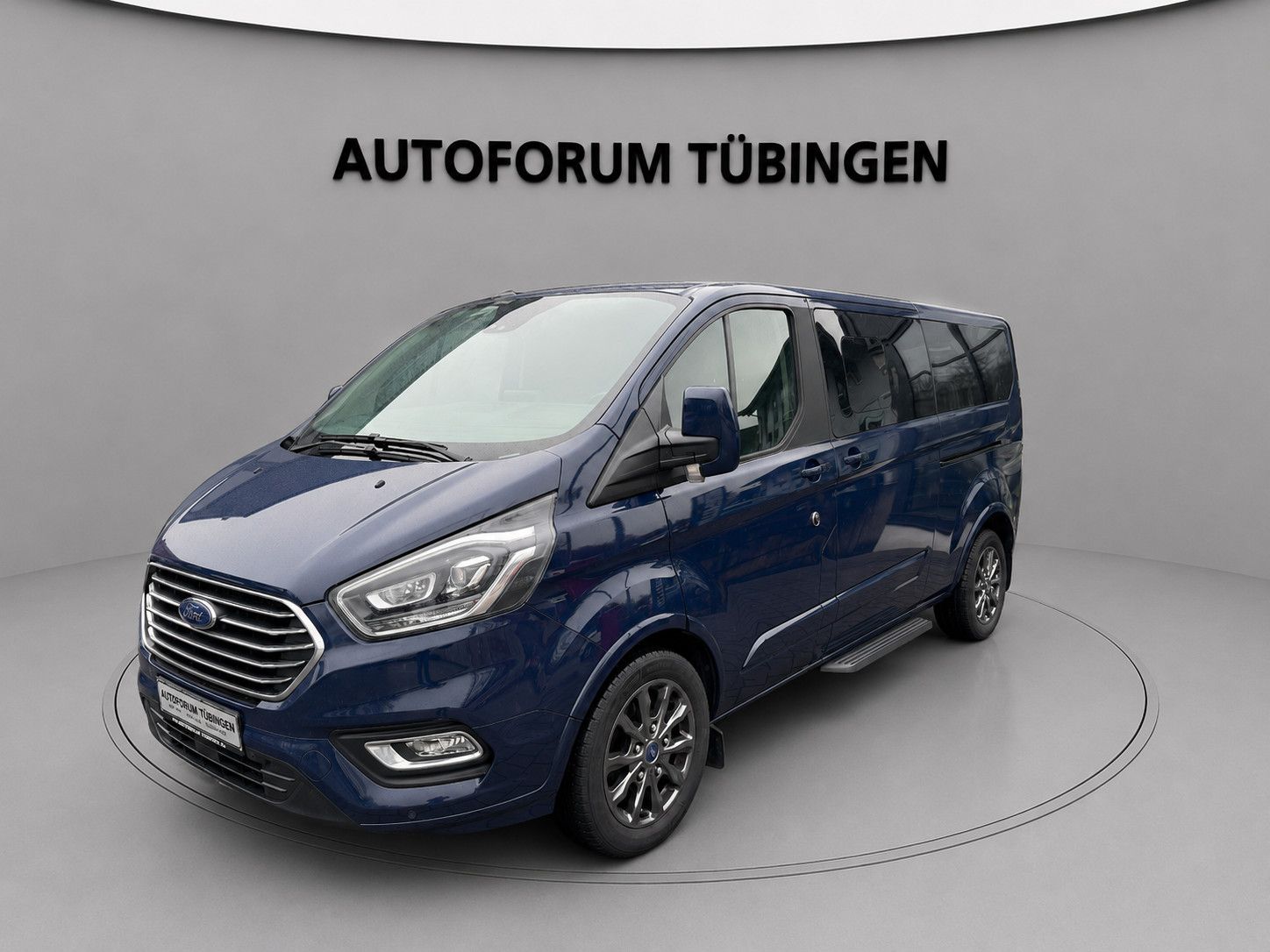 Fahrzeugabbildung Ford Tourneo Custom 320 L2H1*8SITZE*AHK*ACC*SPURH*