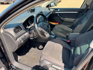 Volkswagen Golf - 8