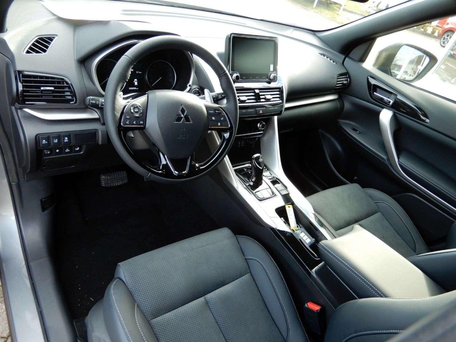 Fahrzeugabbildung Mitsubishi Eclipse Cross 2.4 PHEV SELECT 4WD Navi LED