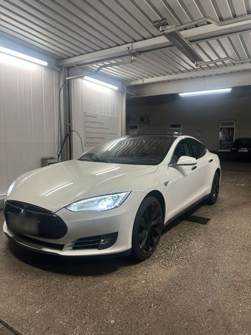 Inne Tesla Model s