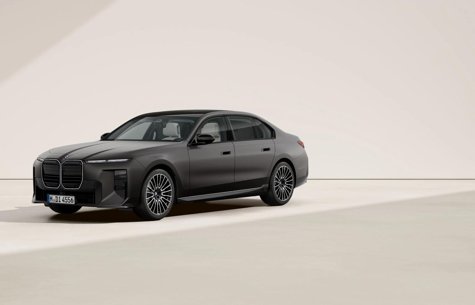 BMW 740 xDrive M Sport*CONNOISSUER*SKYLOUNGE*PANO*
