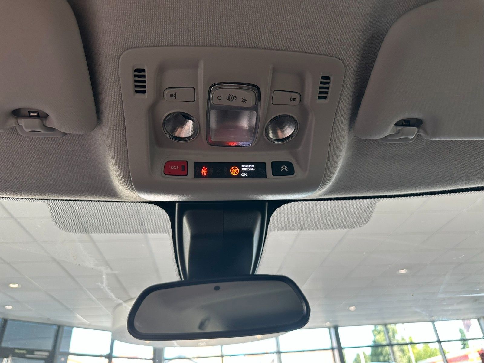 Fahrzeugabbildung Citroën C3 Feel Pack 1.2 NAVI/LED/PDC/ALU/DAB/TEMPOMAT