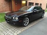 Jaguar XJ 4.2 Executive schwarz/schwarz Langversion - gebrauchte Jaguar XJ aus dem Jahr 2009