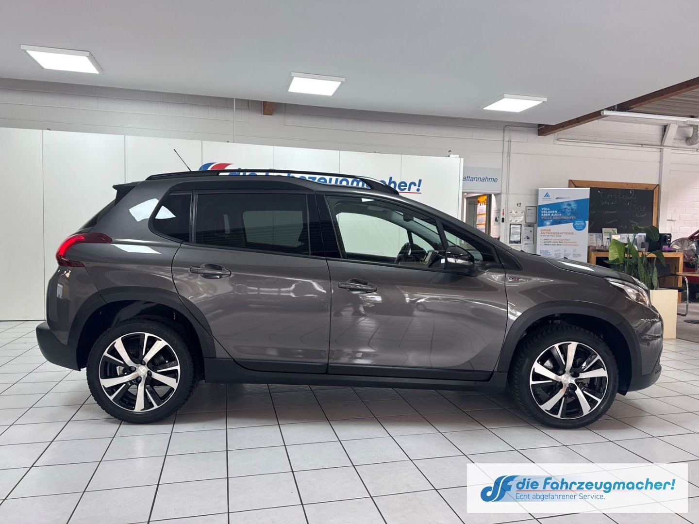 Fahrzeugabbildung Peugeot 2008 GT-LINE Allure Panorama Navi Leder ACC 2-Zo