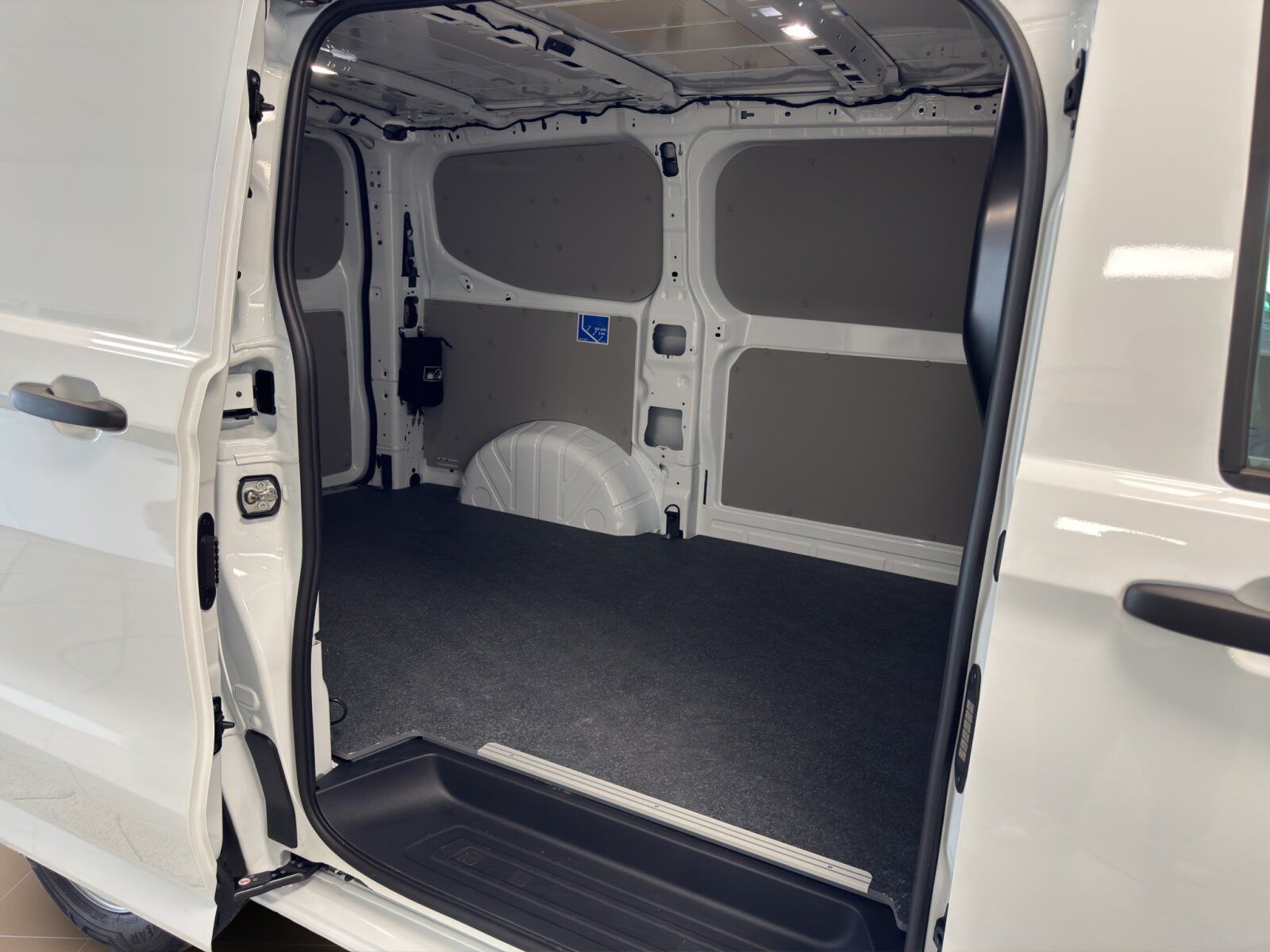 Fahrzeugabbildung Volkswagen Transporter Kasten 2.0 TDI KR 6-Gang AHK APP GJR