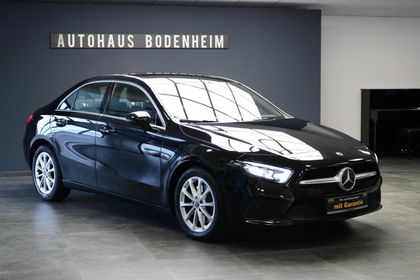 Mercedes-Benz A-Class A Limousine A 250/PDC/NAVI/LEDER