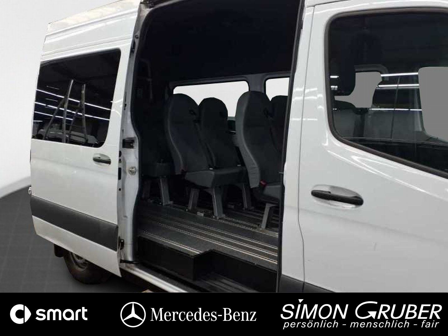 Fahrzeugabbildung Mercedes-Benz 317 Tourer L2H2 Standard 8Sitzer Rollstuhl Lift