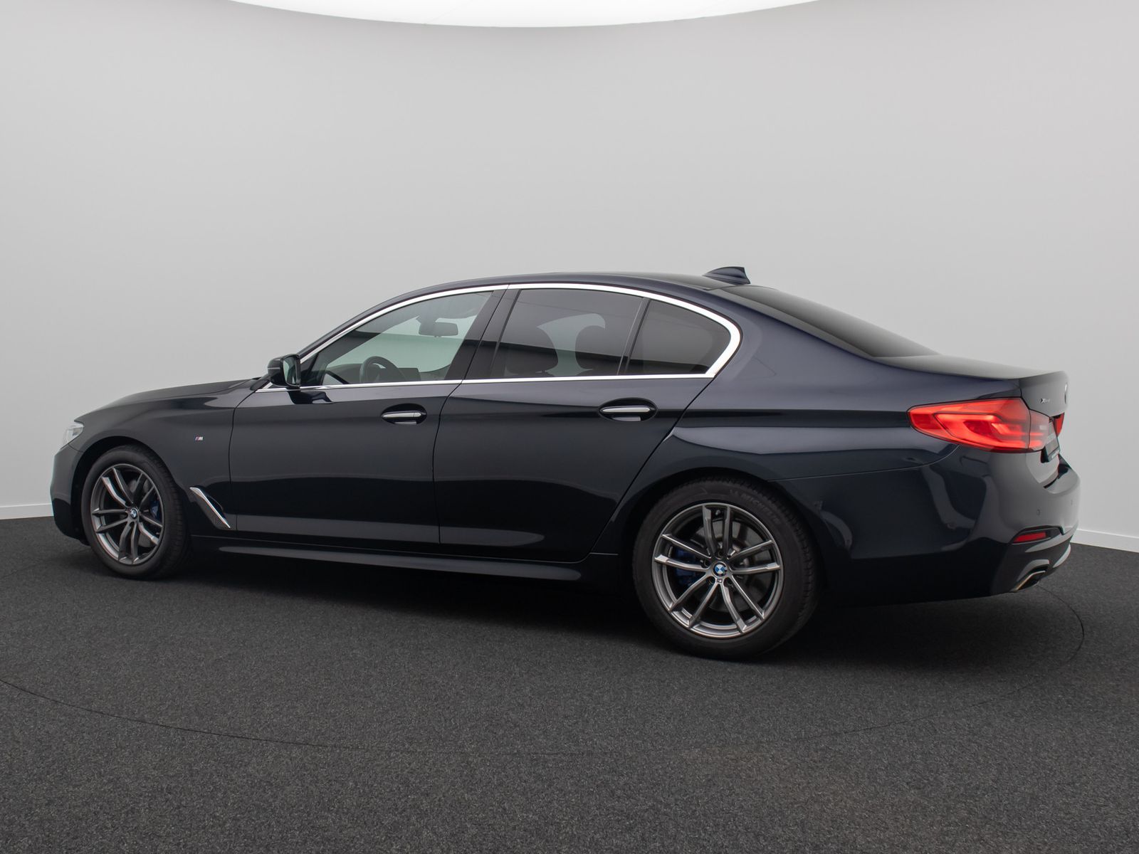 Fahrzeugabbildung BMW 530d xD M Sport 360°Komfort ACC HUD DisplKey H/K