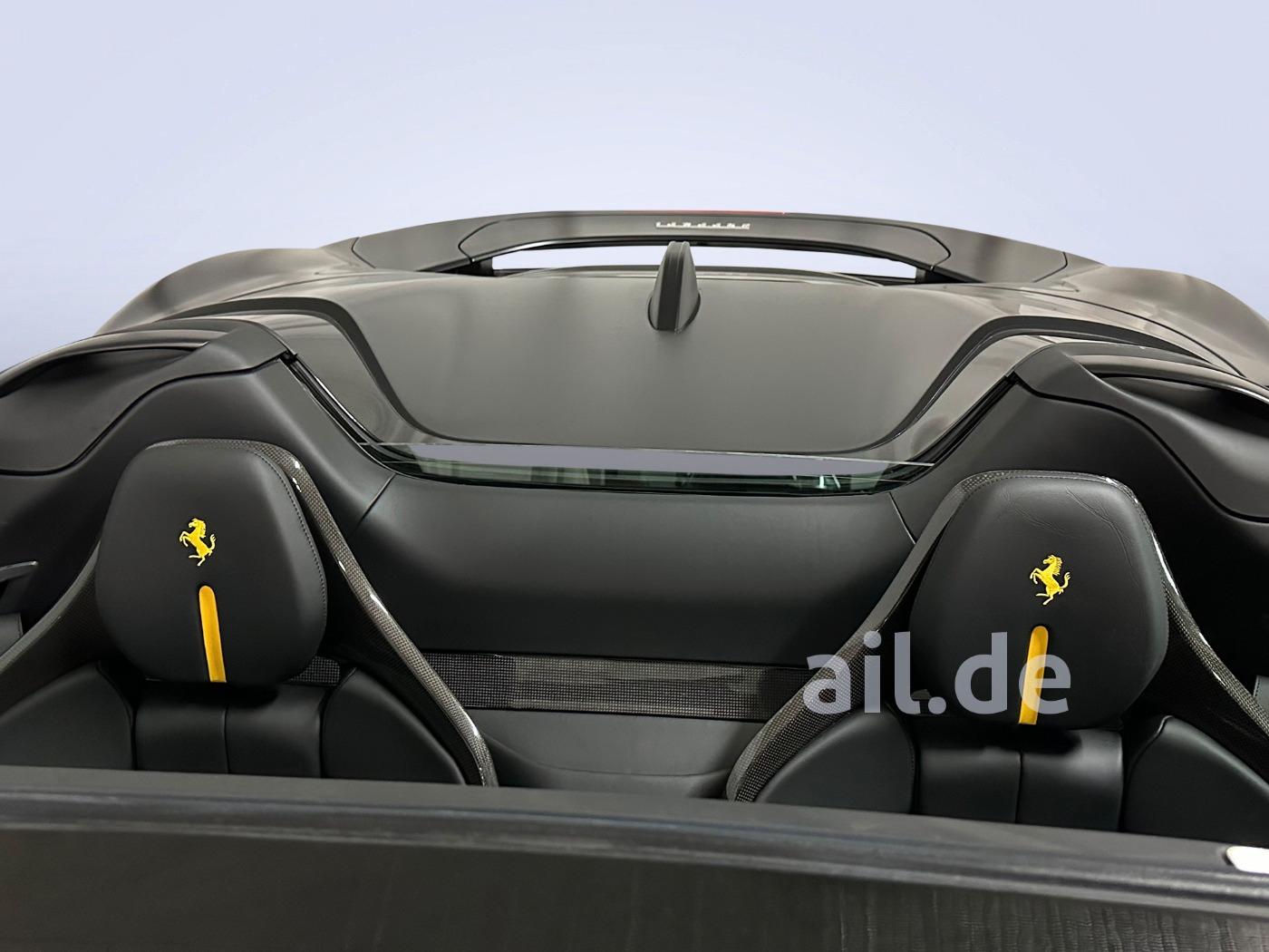 Ferrari SF90 Spider Nero Opaco Carbon PACK Racing Seat