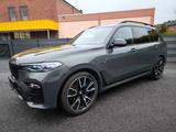 BMW X7 xDrive 40 i M Sport 6-SitzerLaser-Pano-HeadUp - BMW X7 mit Benzin-Antrieb: Grau