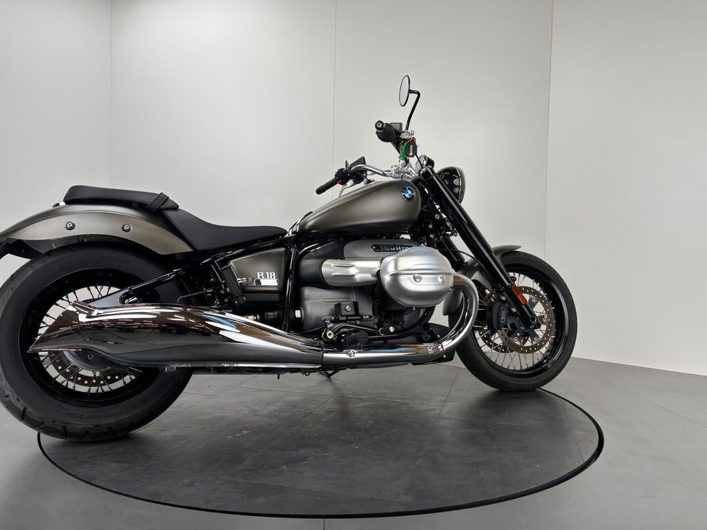 Fahrzeugabbildung BMW R18 *NEUWERTIG *MANHATTAN