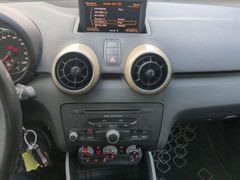 AUDI A1 1.6 TDI attraction Xenon