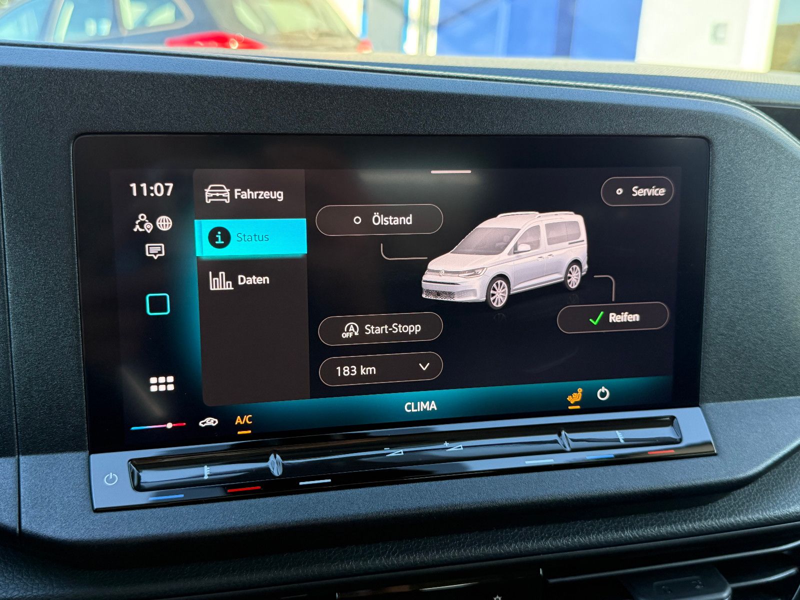 Fahrzeugabbildung Volkswagen Caddy TSI 7-Sitzer GRA AHK DAB Navi Kamera