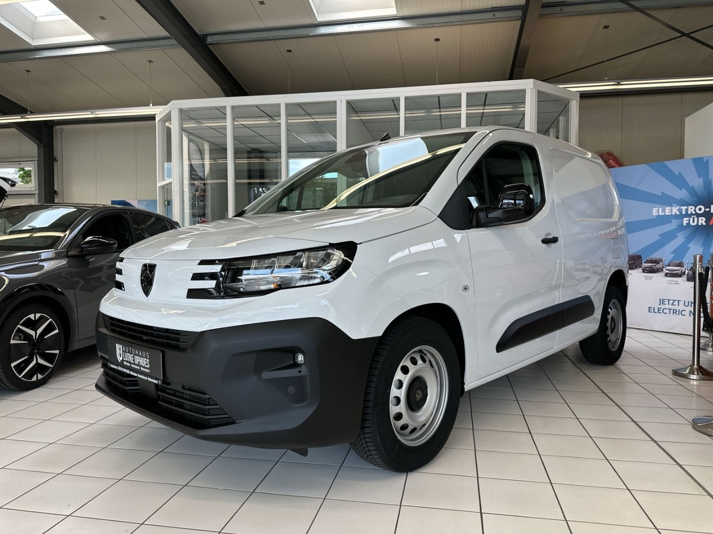 Fahrzeugabbildung Peugeot Partner L1 PureTech 110 LED DAB Rückfahrkam.