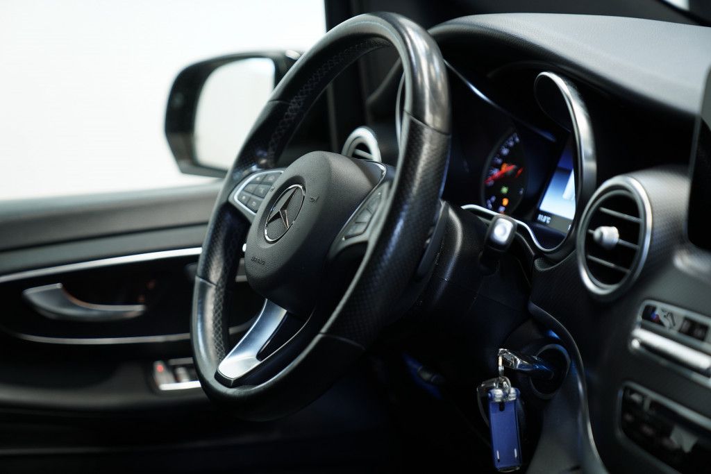 Mercedes Benz V 250