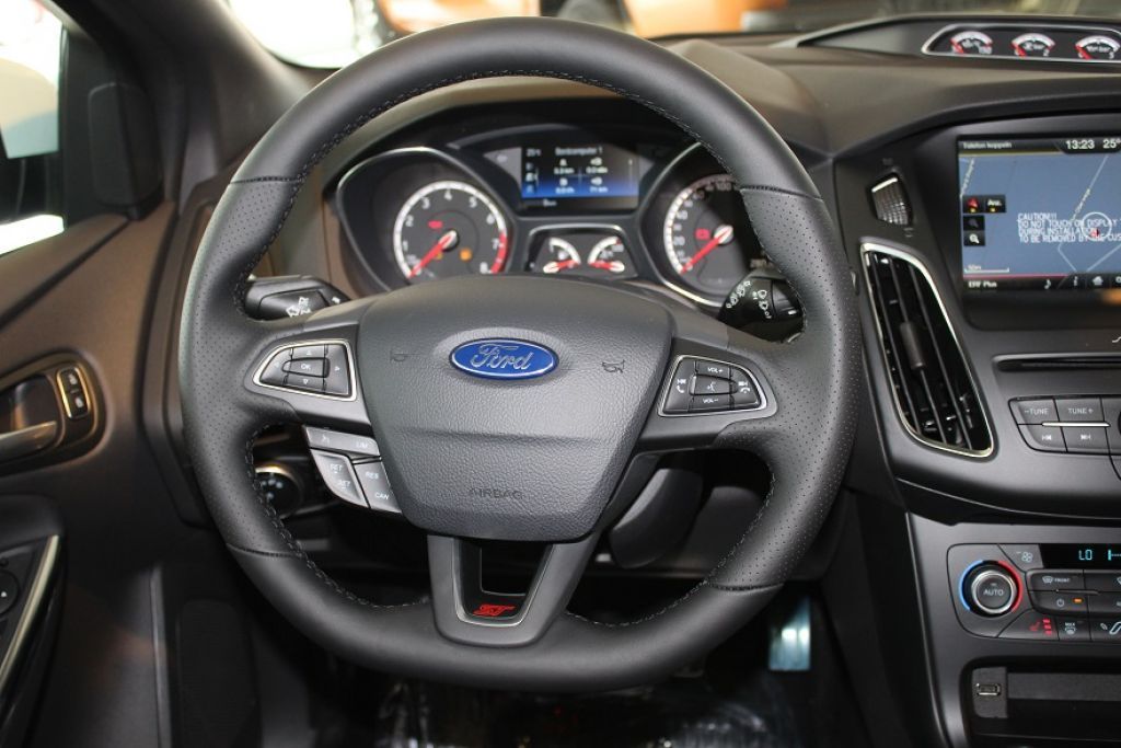 Fahrzeugabbildung Ford Focus Turnier ST / Leder-Sport-Paket