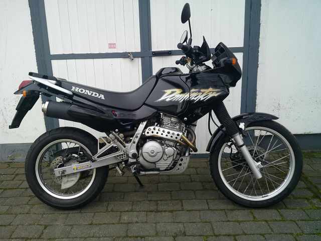 Honda NX 650 Dominator Super Zustand + wenig gelaufen