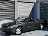 Mercedes-Benz E220 Cabrio/SportLine/Leder/Klima/H Gutachten - Mercedes-Benz Gebrauchtwagen von 1993