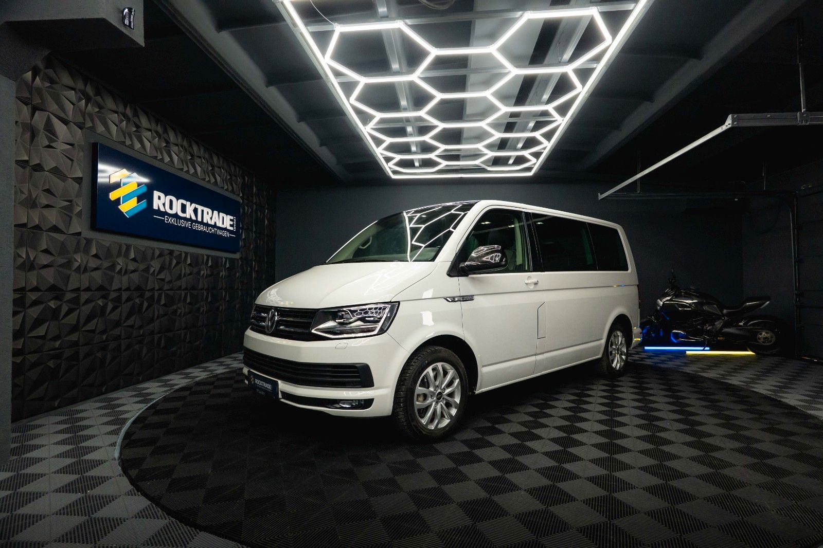 Fahrzeugabbildung Volkswagen T6 Multivan Edition 30 4Motion Sport *LED*Kamera