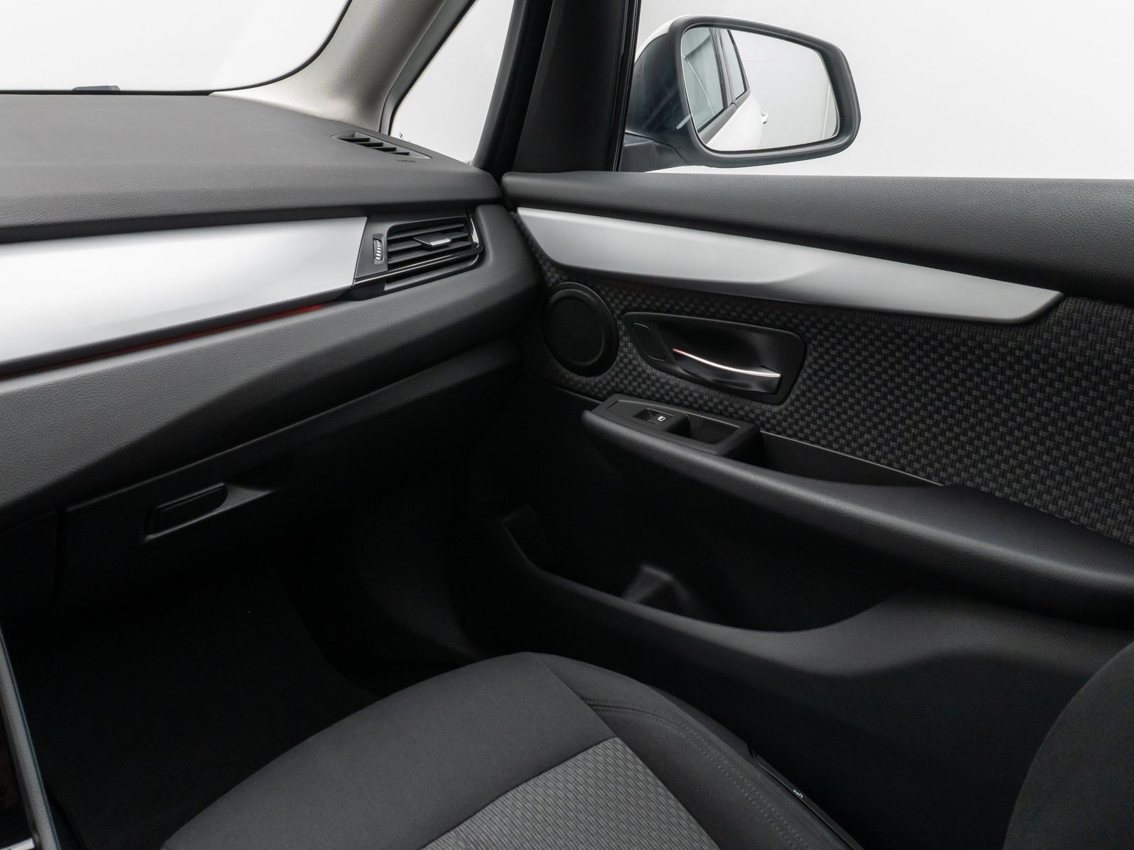 Fahrzeugabbildung BMW 218d Kamera Navi HiFi AHK LED Geschwindigkeitsre