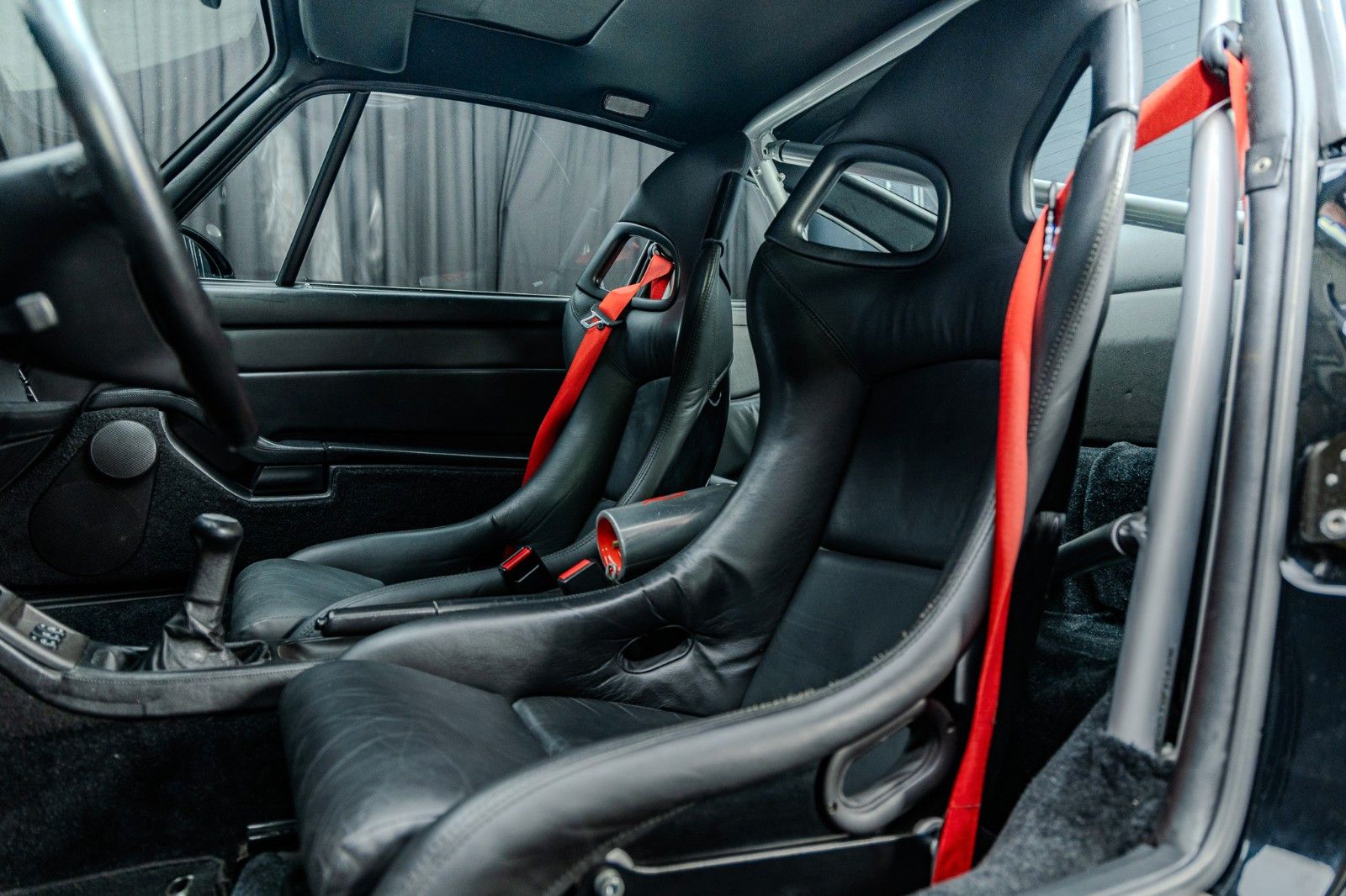 Fahrzeugabbildung Porsche 993 Carrera 4S + Bilstein + RS Sitze + Käfig