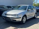 Volkswagen Golf 1.6 Auto Basis - Volkswagen Golf aus 2000: 1.6