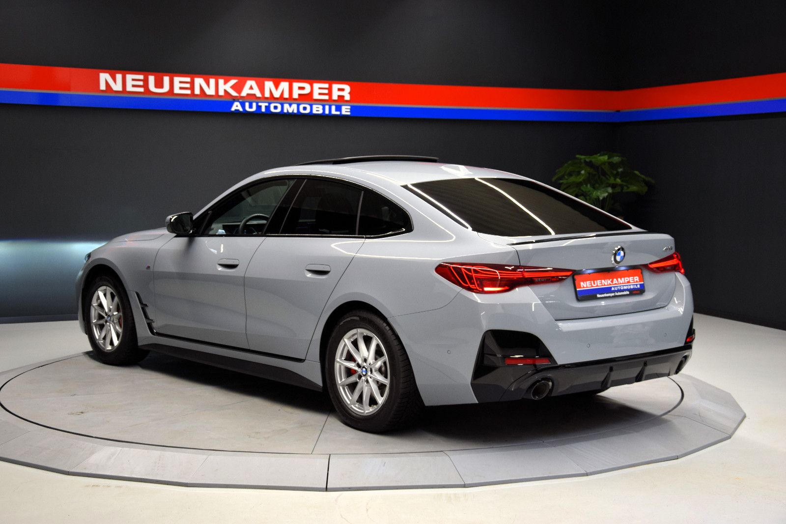 Fahrzeugabbildung BMW 420i Gran Coupe M Sportpaket GSHD HuD Facelift