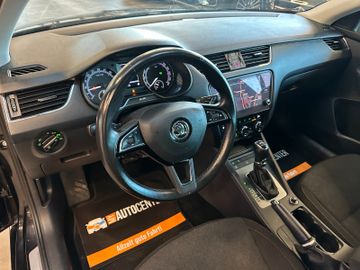 Skoda Octavia Combi Soleil *ACC*NAVI*PDC*SZHZ*APPLE*
